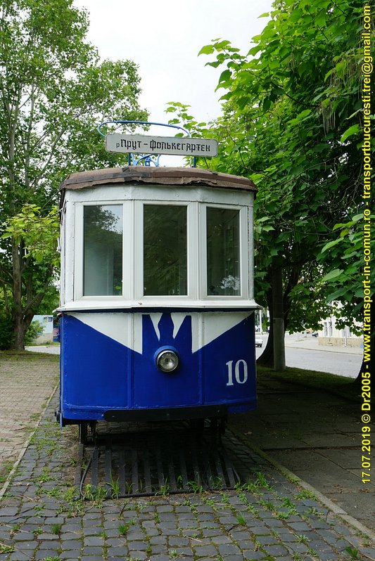 Tw10-b.jpg